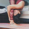 Junglemat post del blog de yoga llamado como acabar con la ansiedad por la comida postura uttanasana